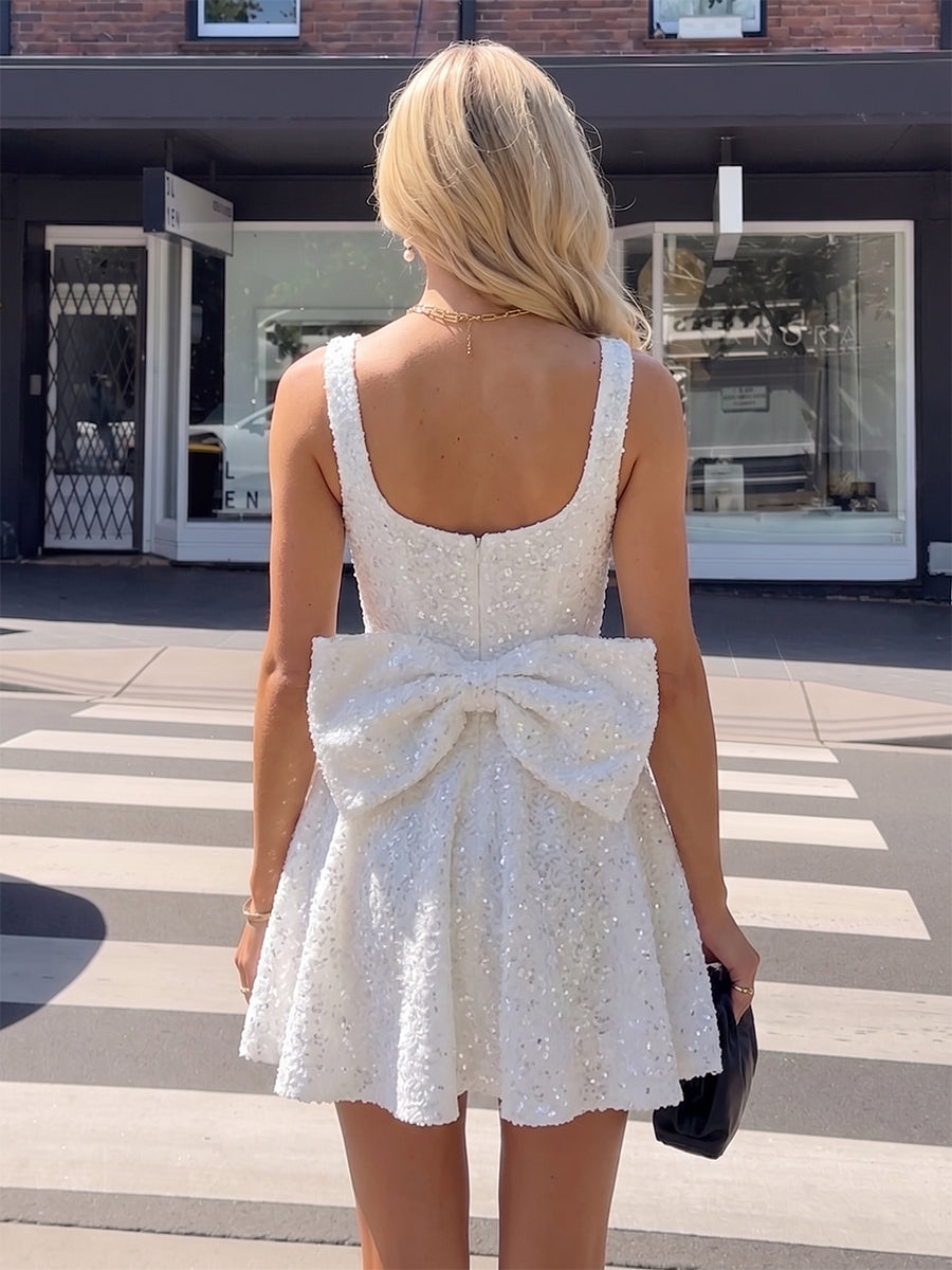 A-Line/Princess Square Neck Sleeveless Short/Mini Semi Formal Dresses With Bowknot & Sequins