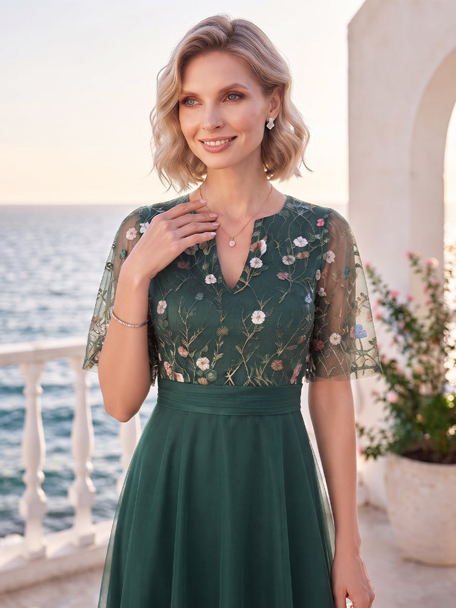 A-Line/Princess V-Neck Short Sleeves Tulle Floor-Length Mother of the Bride Dresses with Lace