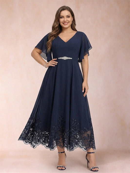 A-Line/Princess V-Neck Half Sleeves Plus Size Mother of the Bride Dresses with Applique