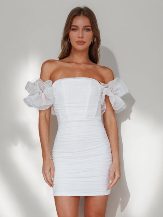 Sheath/Column Off-the-Shoulder Short Ruched Cocktail Dresses with Ruffles