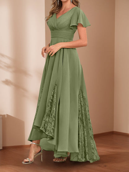 A-Line/Princess V-Neck Ruched Asymmetrical Mother of the Bride Dresses with Lace Appliques