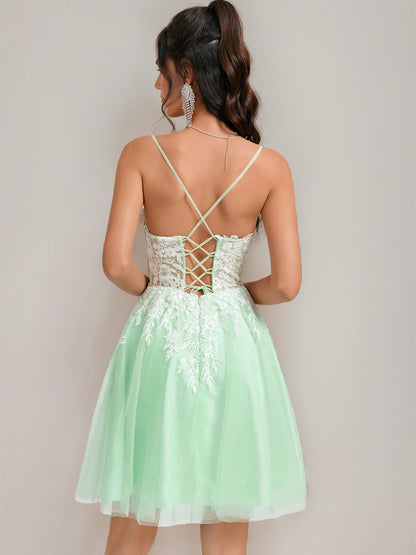 A-Line/Princess Spaghetti Straps Short Cocktail Dresses with Lace Appliques