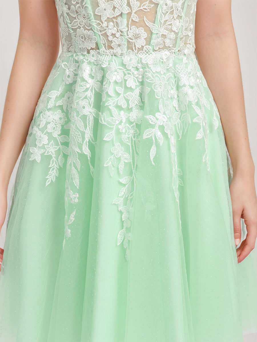 A-Line/Princess Spaghetti Straps Short Cocktail Dresses with Lace Appliques