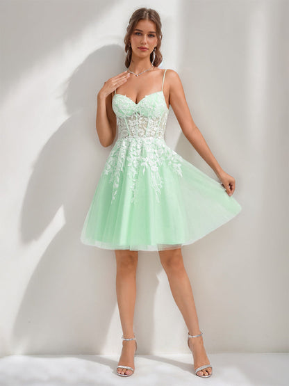 A-Line/Princess Spaghetti Straps Short Cocktail Dresses with Lace Appliques