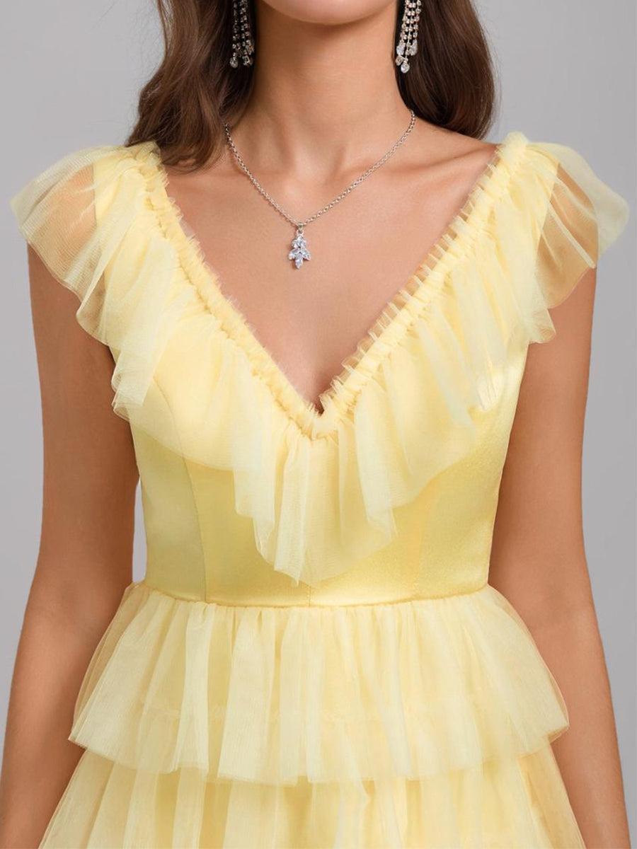 A-Line/Princess V-Neck Tulle Short/Mini Cocktail Dresses with Ruffles