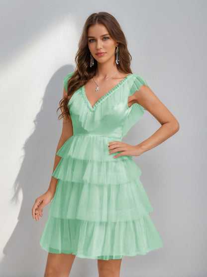 A-Line/Princess V-Neck Tulle Short/Mini Cocktail Dresses with Ruffles