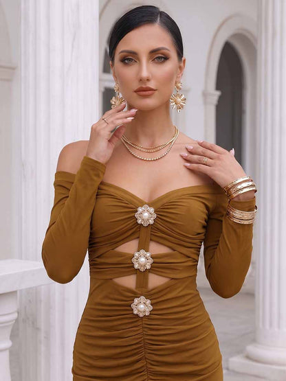 Sheath/Column Off-the-Shoulder Long Sleeves Tea-Length Cocktail Dresses With Rhinestone & Ruched
