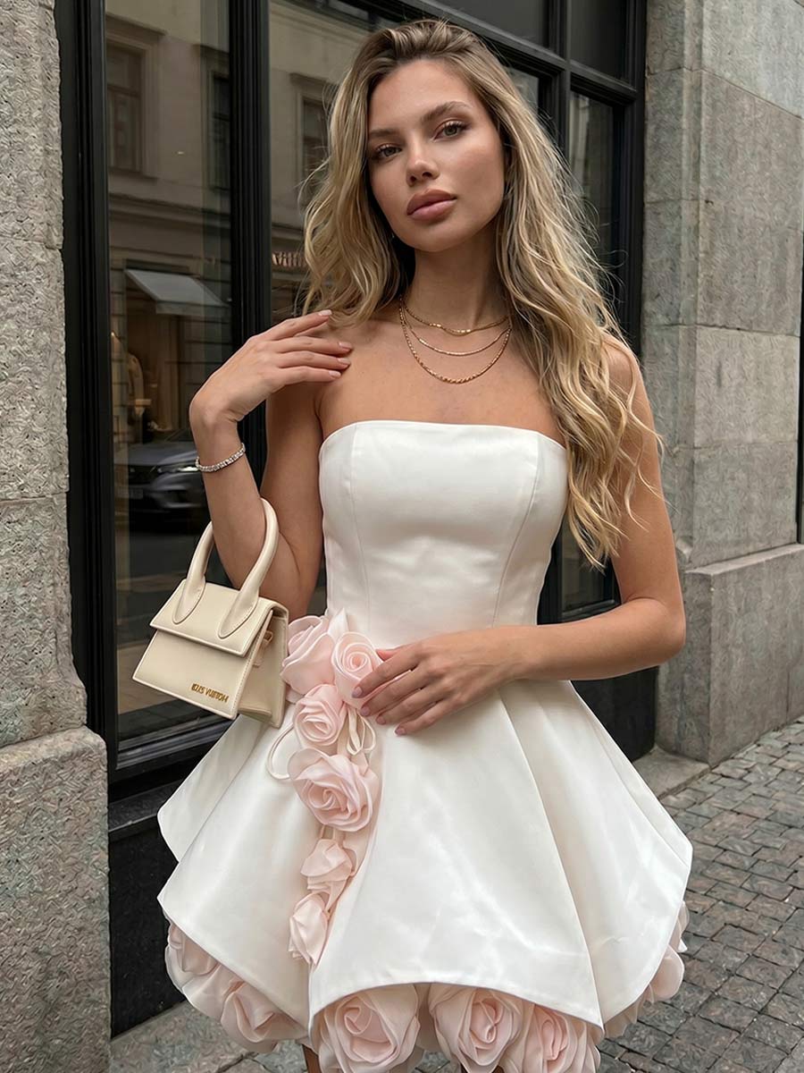 A-Line/Princess Strapless Sleeveless Short/Mini Semi Formal Dresses With 3D Floral