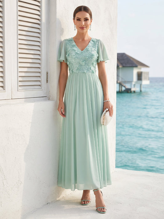 A-Line/Princess Short Sleeves V Neck Floor-Length Mother of the Bride Dresses with 3D Floral & Embroidery