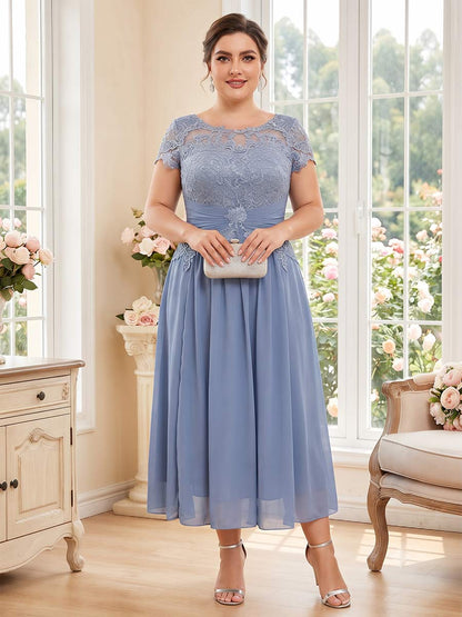 A-Line/Princess Scoop Short Sleeves Tea-Length Plus Size Mother of the Bride Dresses with Applique & Ruched