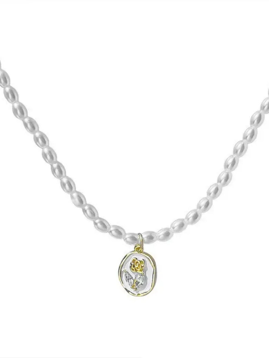 Vintage Minimalist Rose Pendant Pearl Necklace