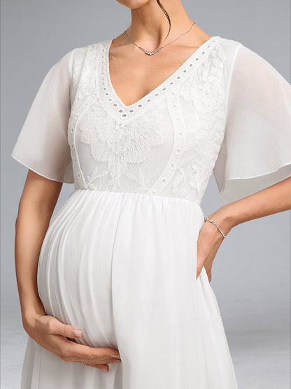 A-Line/Princess V-Neck Short Sleeves Maternity Dresses with Embroidery Appliques