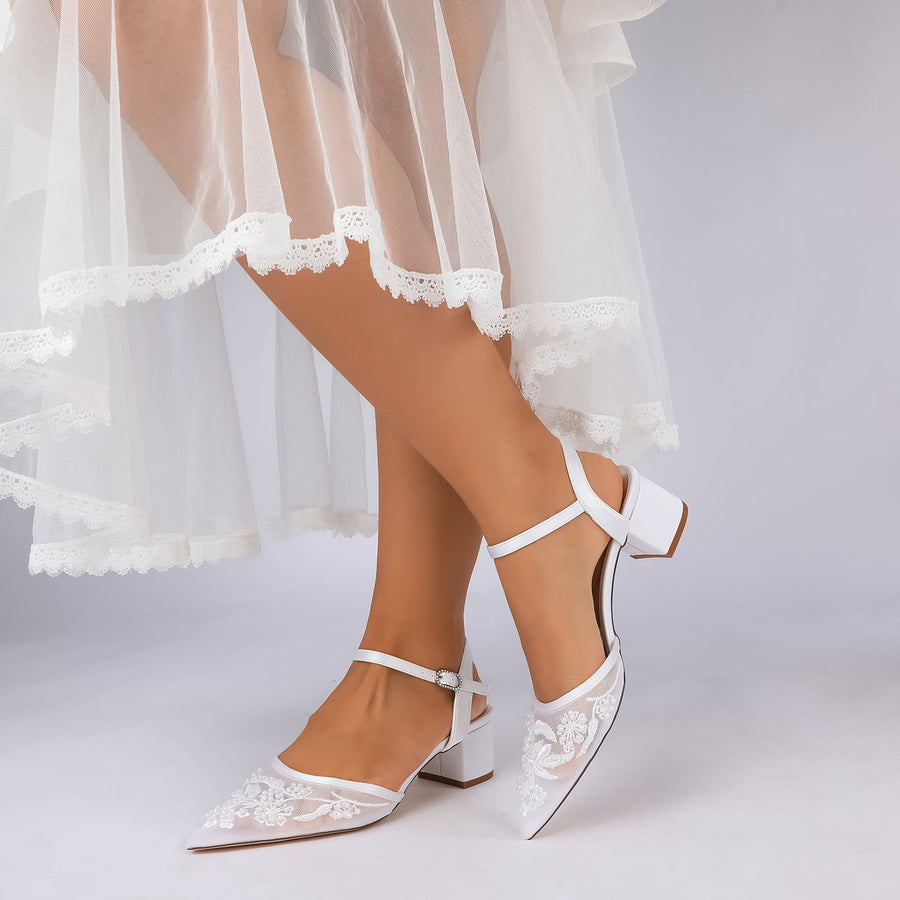 Women's Lace Silk Satin With Ankle Strap Closed Toe Chunky Heel Evening Shoes
