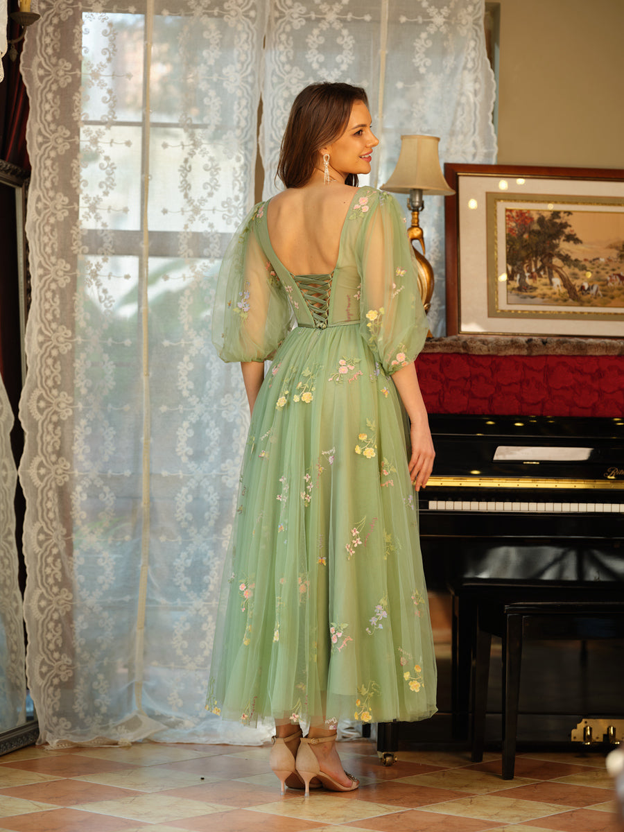 A-Line/Princess V-Neck Tulle Prom Dresses with Bowknot & Embroidery